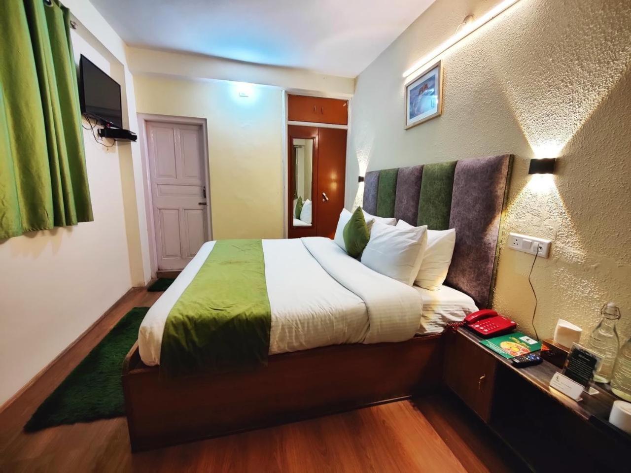 Jakhu Vibes Shimla Exterior foto